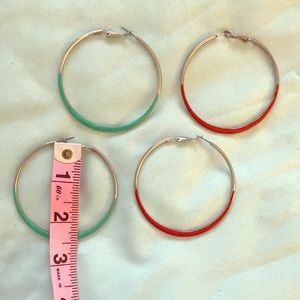 Set of two pairs of earrings